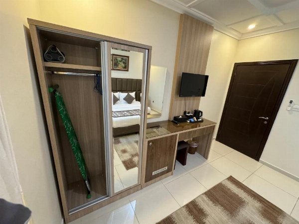 PRIMOTEL Suites As Salamah image 7